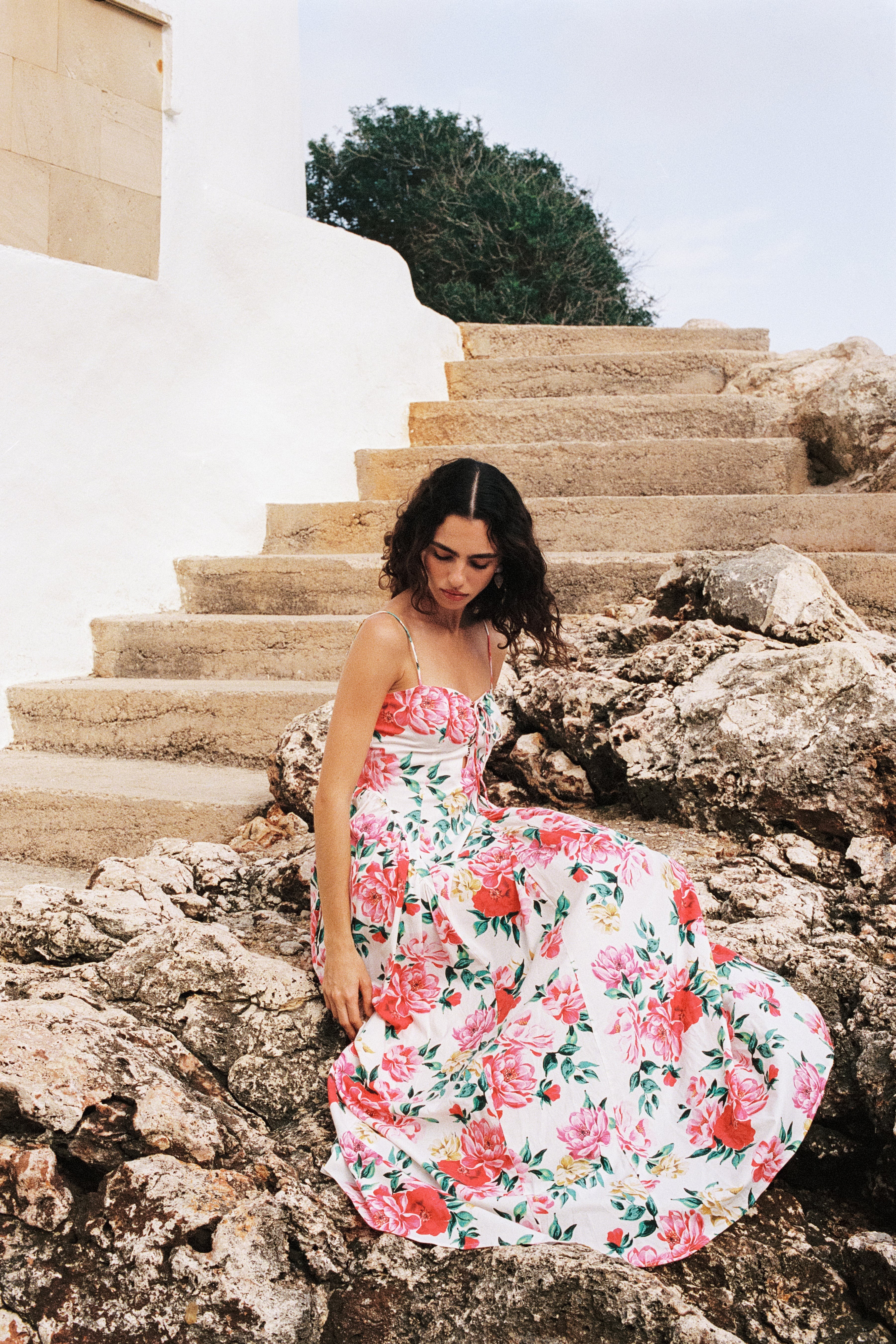 raquel floral midi dress Raquel Allegra Greta Midi Dress - Blue Floral